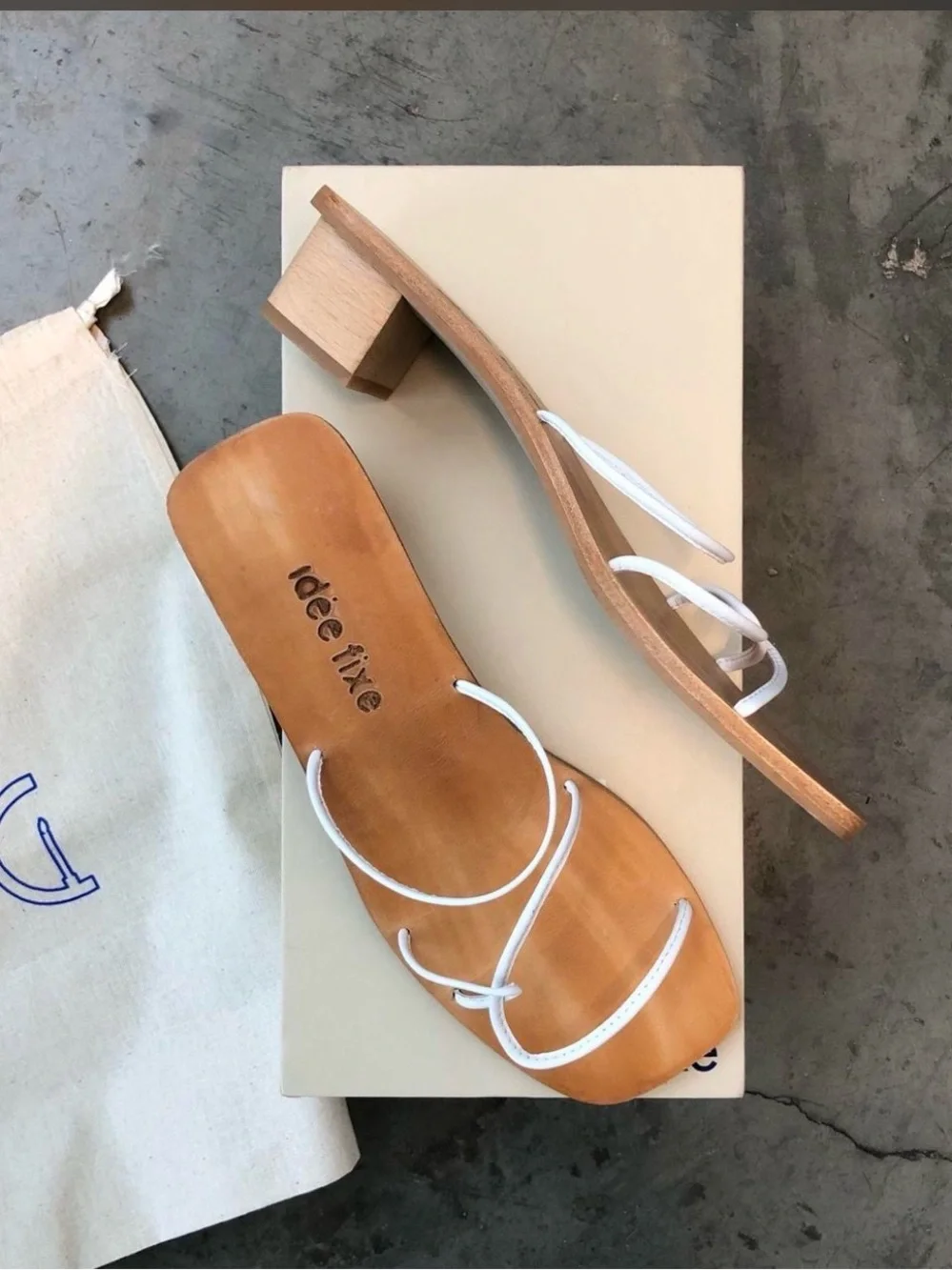 Idee Fixe Simple Slide Sandals
